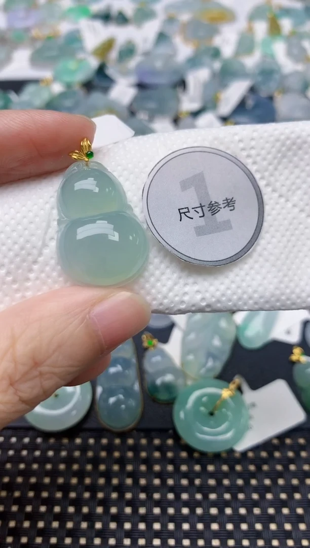 颈饰18K金镶嵌翡翠天然缅甸A货翡翠