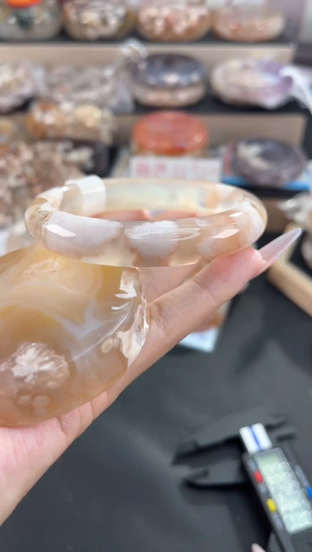 未镶嵌手镯石英质玉62