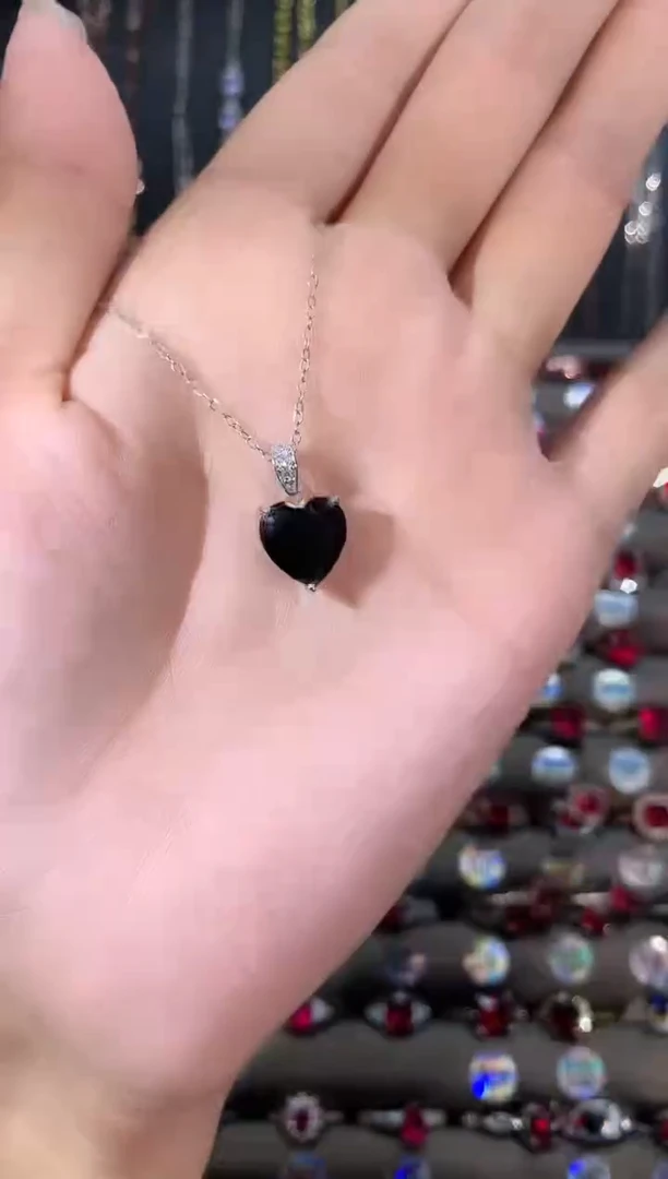 吊坠(赠链)蓝宝石银S925镶嵌10银色