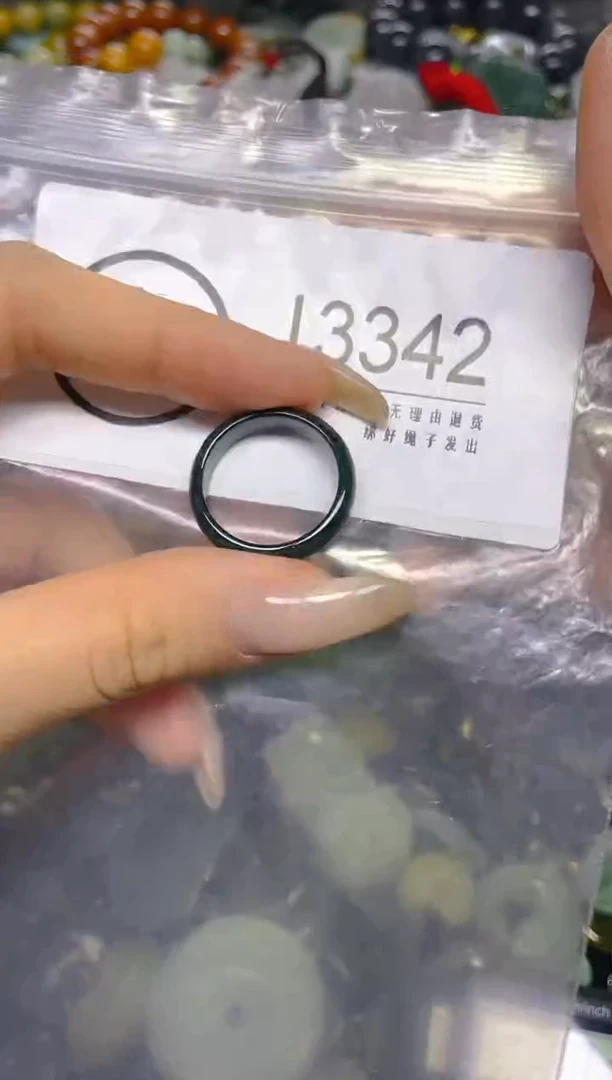 颈饰未镶嵌翡翠18.3MM/ J /翡翠A货，一件也是批发价