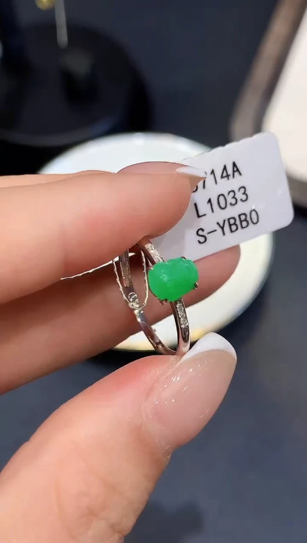 翡翠戒指18K金镶嵌L1033多样性发其一