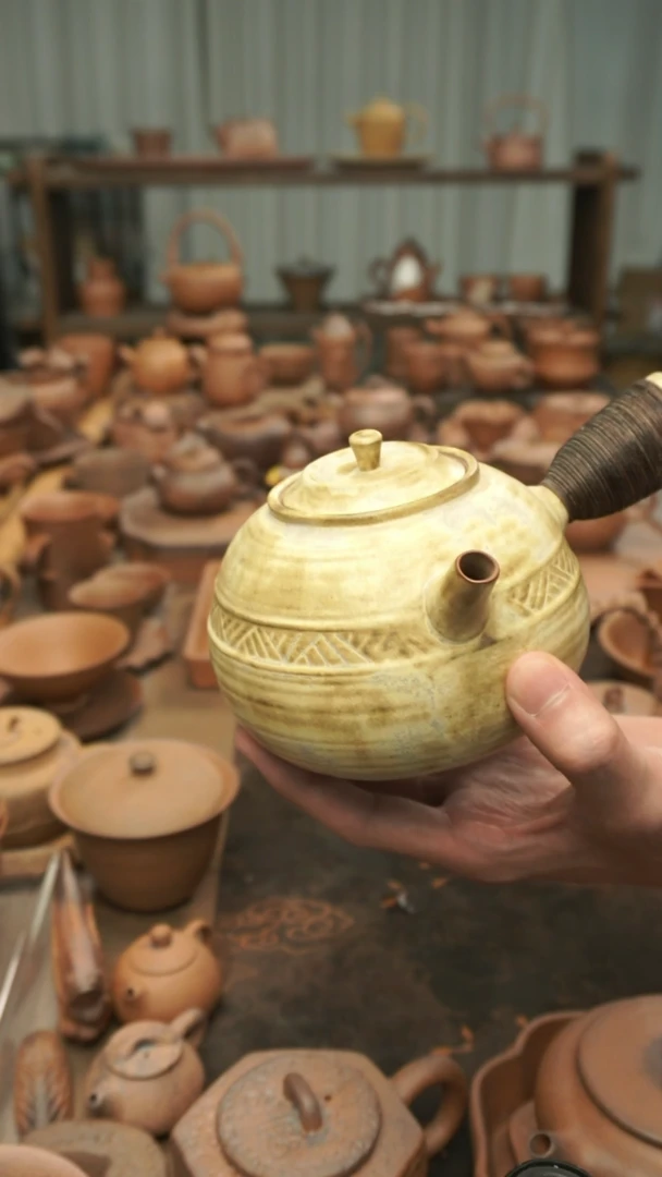 老岩泥梵汝 黄粉引侧把壶500ml