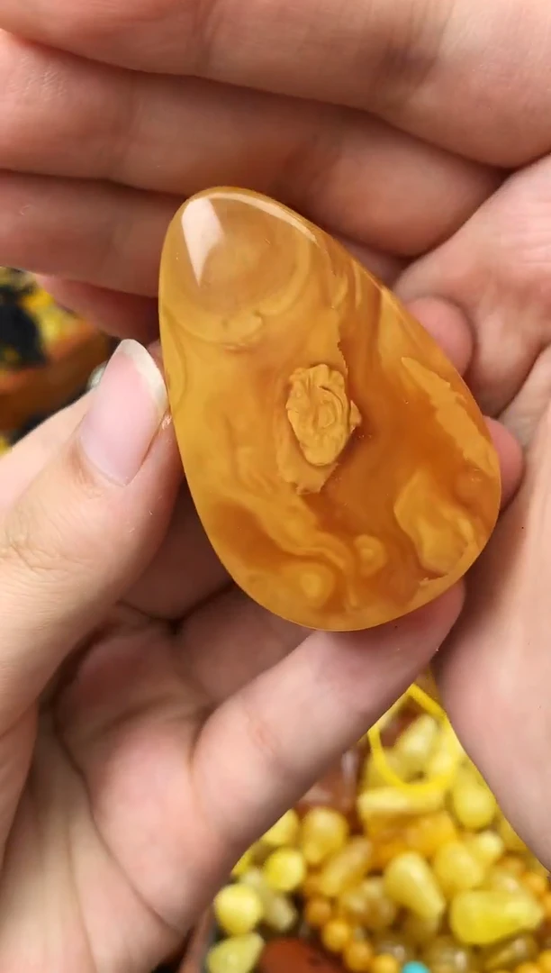 未镶嵌琥珀珠宝奇石153