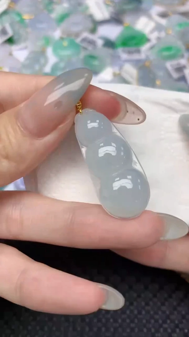 翡翠18K金镶嵌颈饰天然翡翠a货