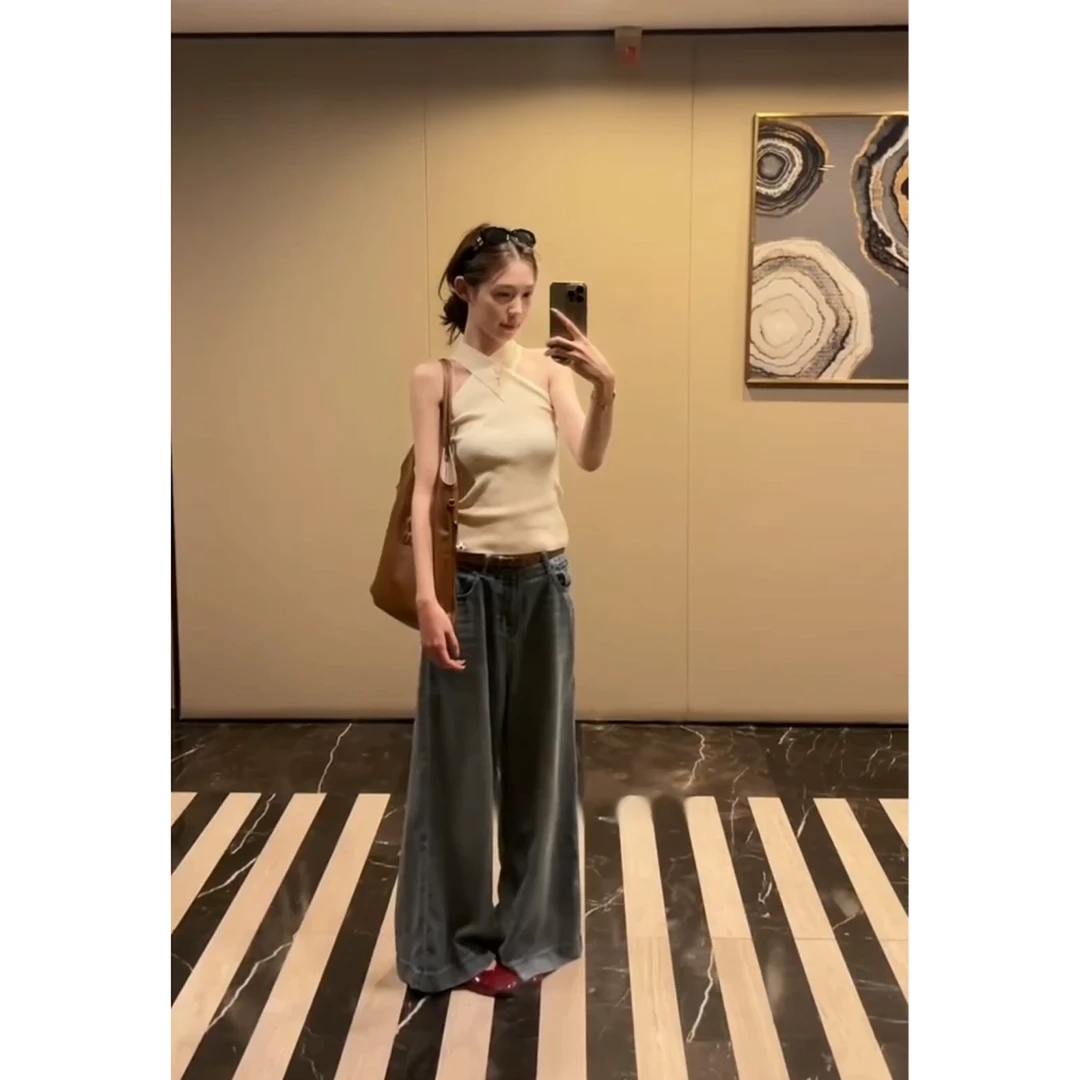 法式独特绝美上衣女夏季新款露肩交叉挂脖无袖背心配显瘦休闲裤