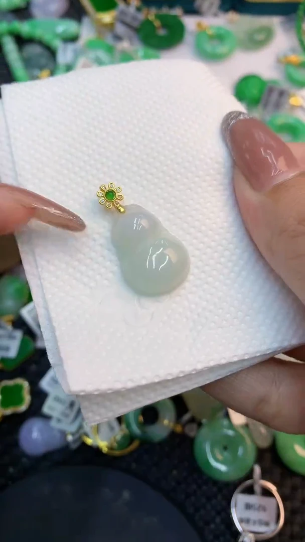 颈饰未镶嵌翡翠1