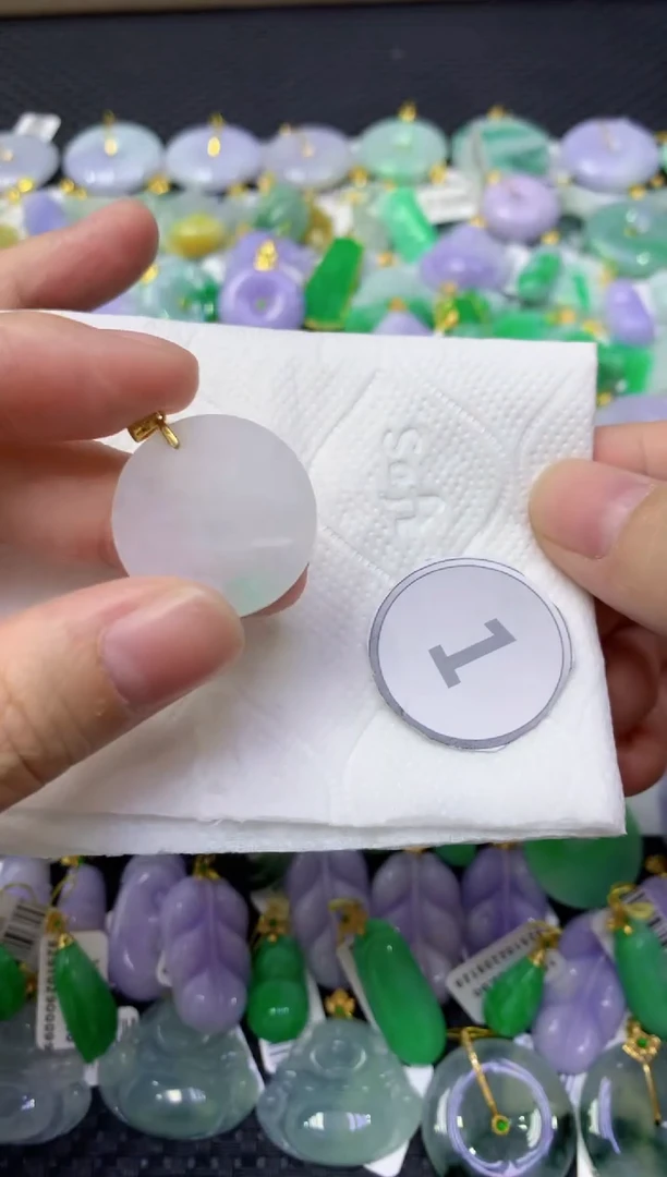 颈饰未镶嵌翡翠天然缅甸翡翠A货