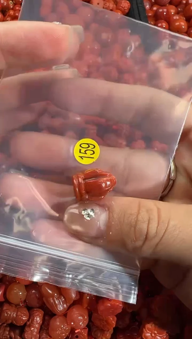 南红玛瑙未镶嵌颈饰1