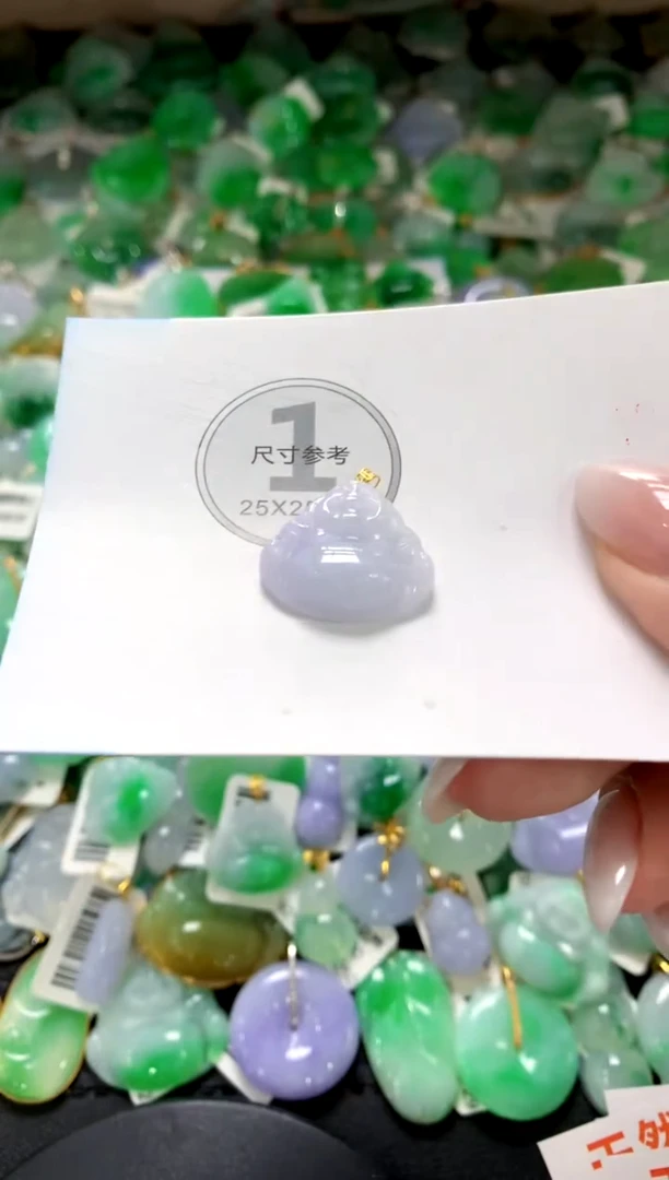 翡翠18K金镶嵌颈饰1111111111111111