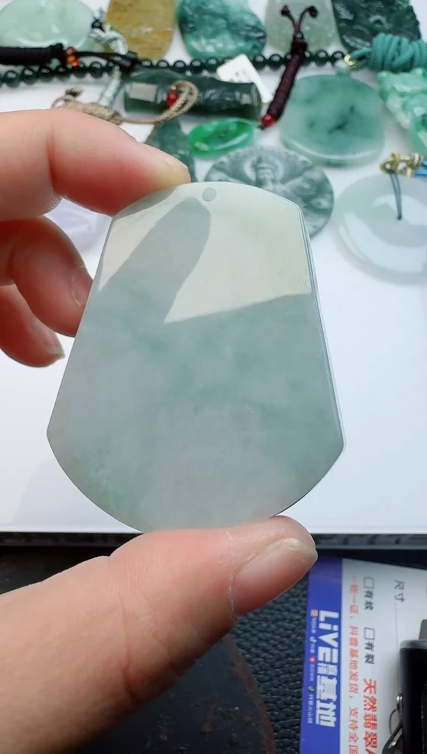 【闪购商品】翡翠吊坠(不含链)未镶嵌多样性随机发其一