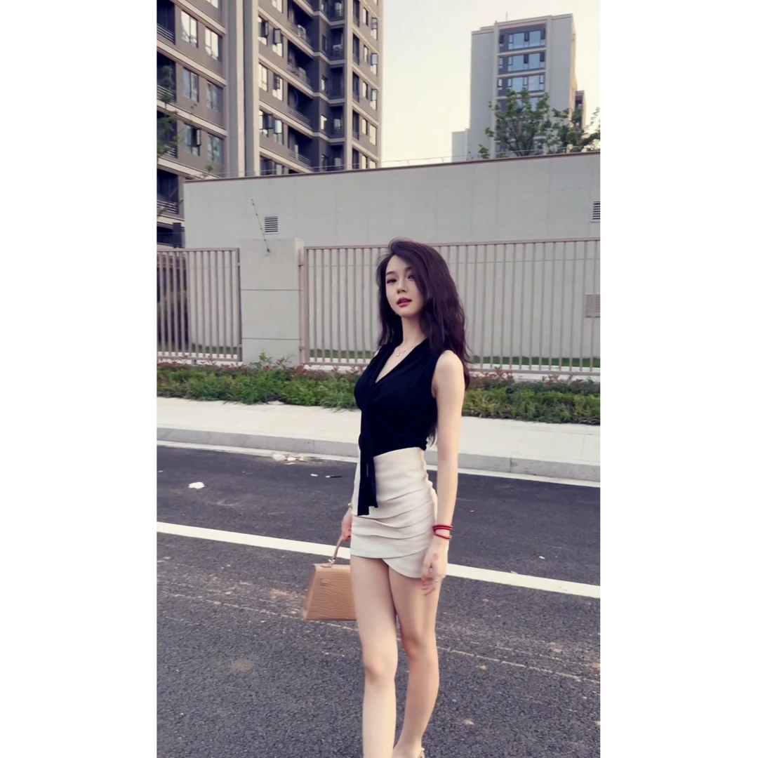 纯欲风黑色飘带荡领无袖上衣夏季设计感辣妹高腰包臀裙女两件套