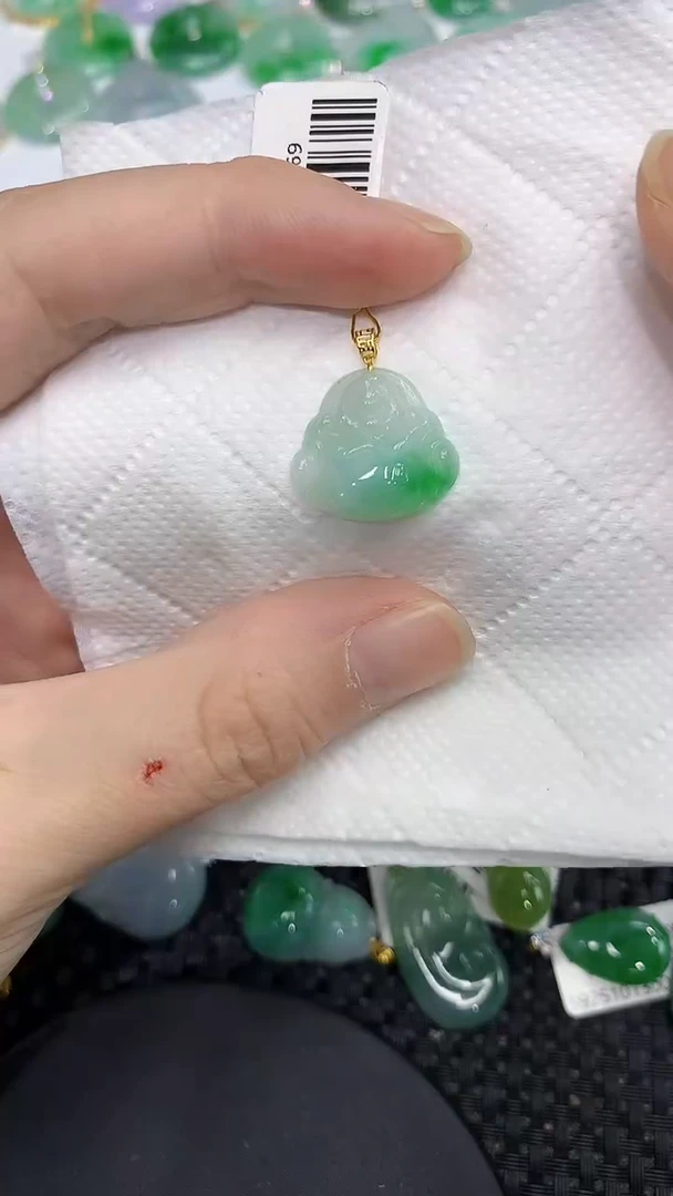 颈饰18K金镶嵌翡翠111111111