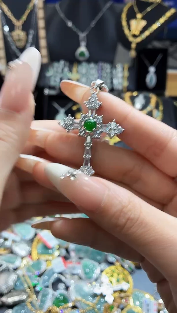 翡翠未镶嵌吊坠(不含链)天然翡翠a货 多样性发其一