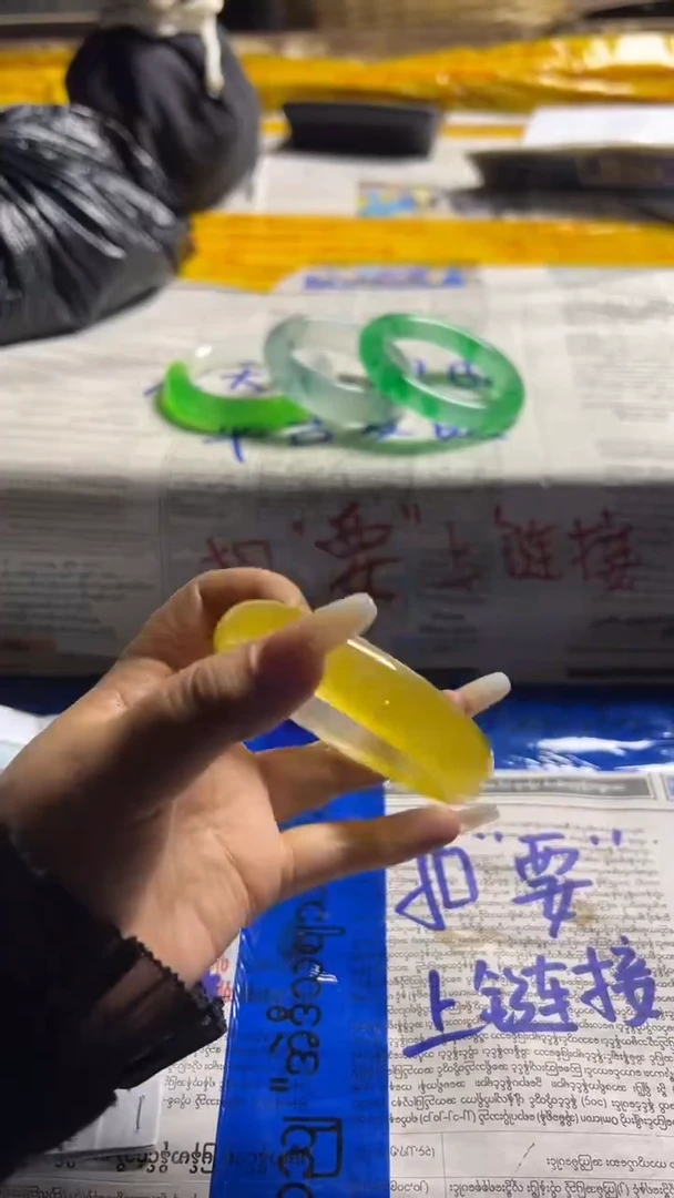 非金属珐琅无*果敢玉生香手镯甄选
