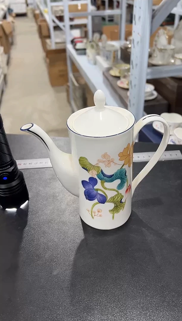 杯子骨瓷（简装）荷花壶一个