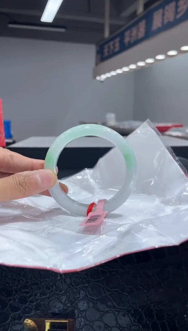 未镶嵌手镯翡翠10