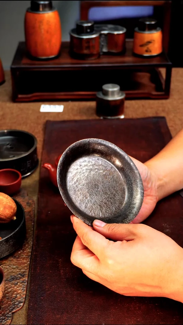 大**舞1202拍品纯锡平底壶承茶盘直径13.5内径9.5