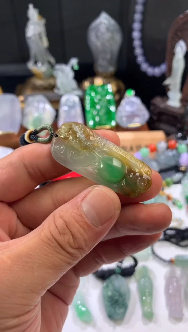 吊坠(不含链)未镶嵌翡翠天然翡翠吊坠