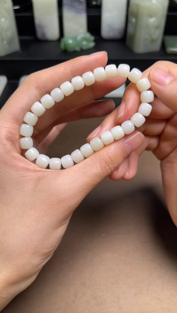 和田玉未镶嵌颈饰13