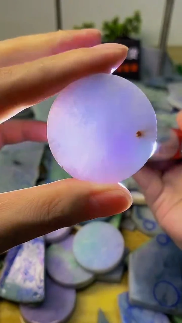 翡翠裸石天然A货缅甸翡翠高品质边角料700