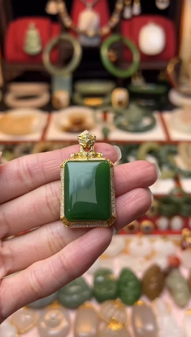 【闪购商品】和田玉挂件18K金镶嵌精品