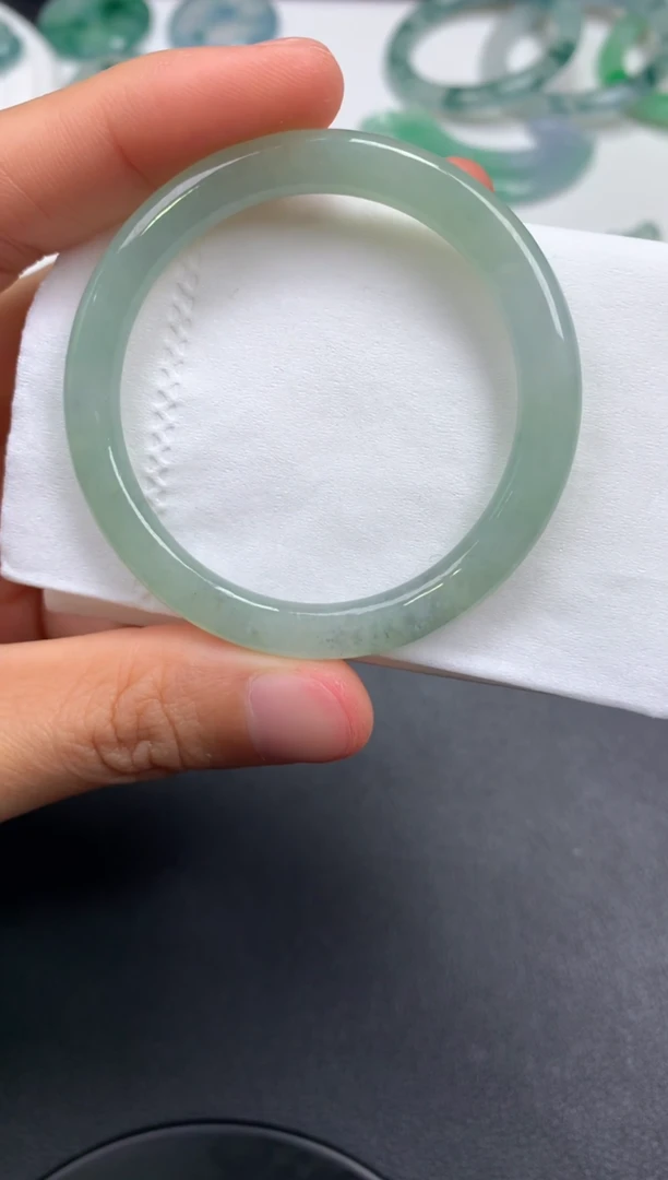 颈饰未镶嵌翡翠无鉴赏无证书（43*5*6）