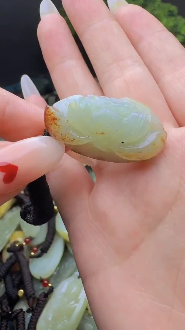 和田玉未镶嵌颈饰1