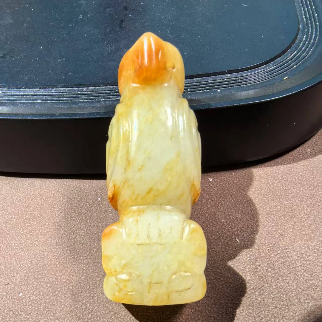商时期玉鸟。玉之温润。造型独特。适合把玩佩戴