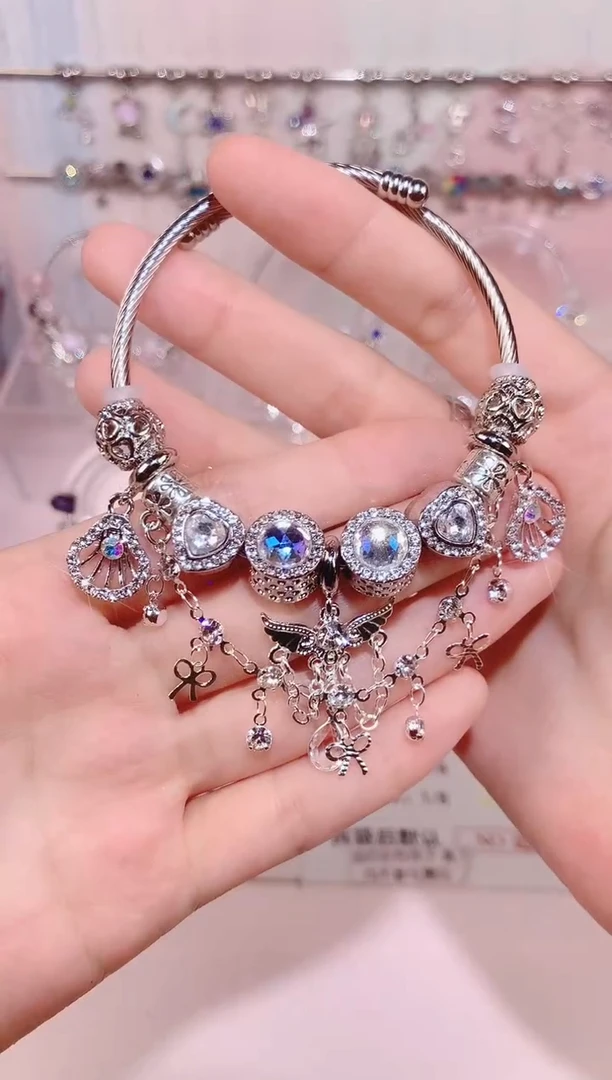 铜合金白色蝴蝶流苏重工款，特价29.9包邮