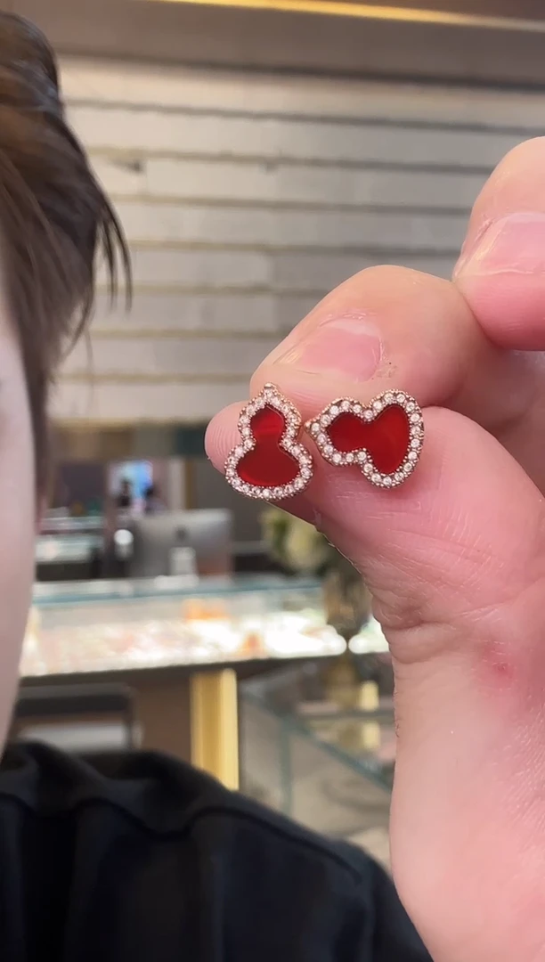 18K金镶嵌耳钉玛瑙/玉髓葫芦耳钉