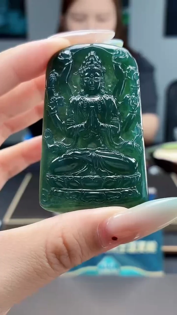 翡翠未镶嵌颈饰DLZ25081036