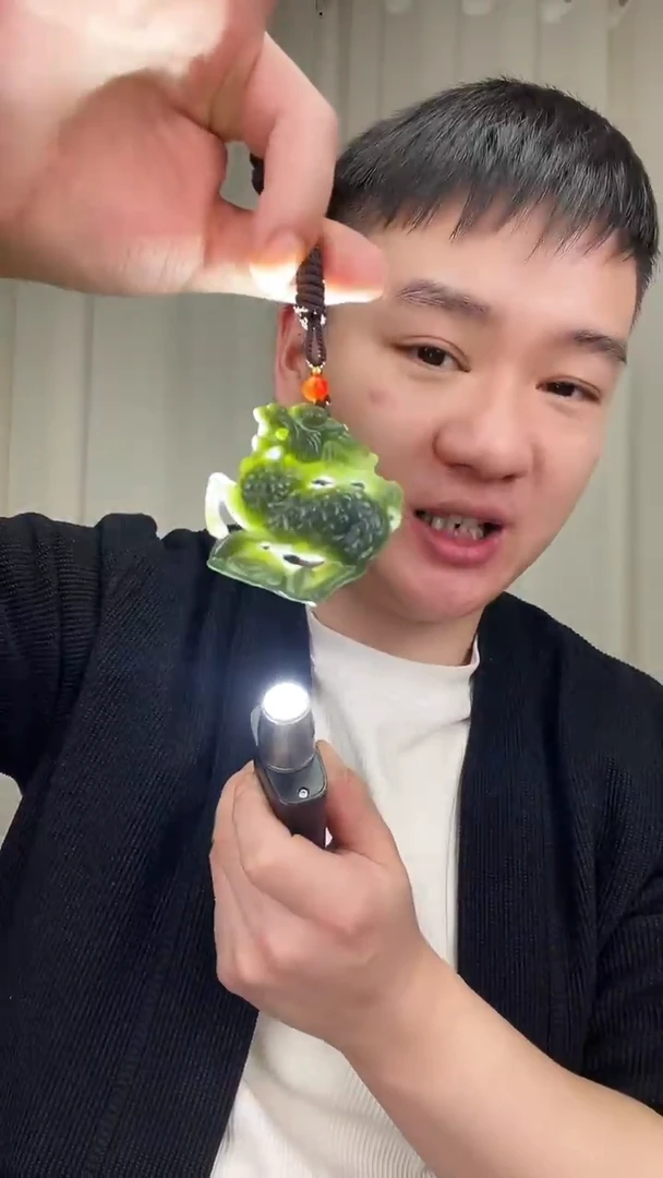 未镶嵌和田玉挂件多样性发其一