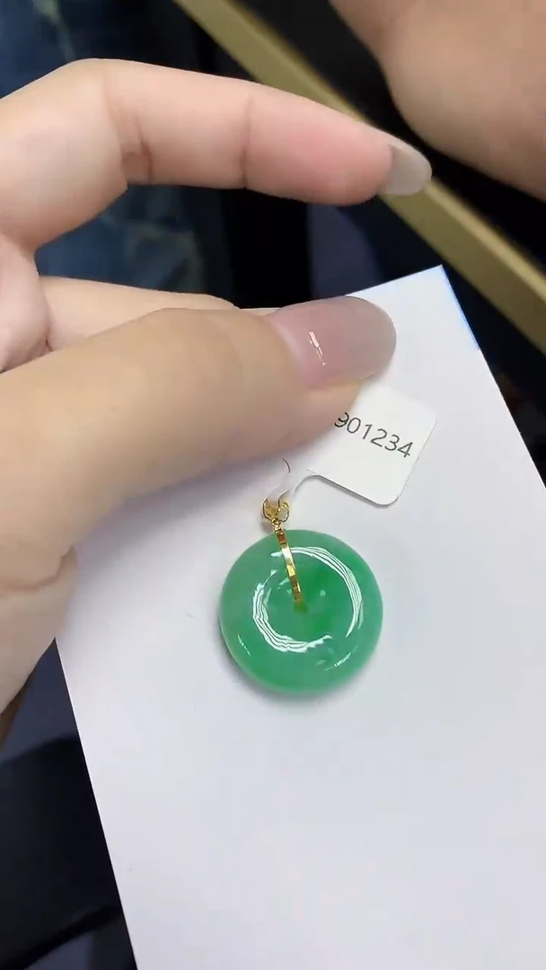 翡翠18K金镶嵌颈饰天然缅甸翡翠A货