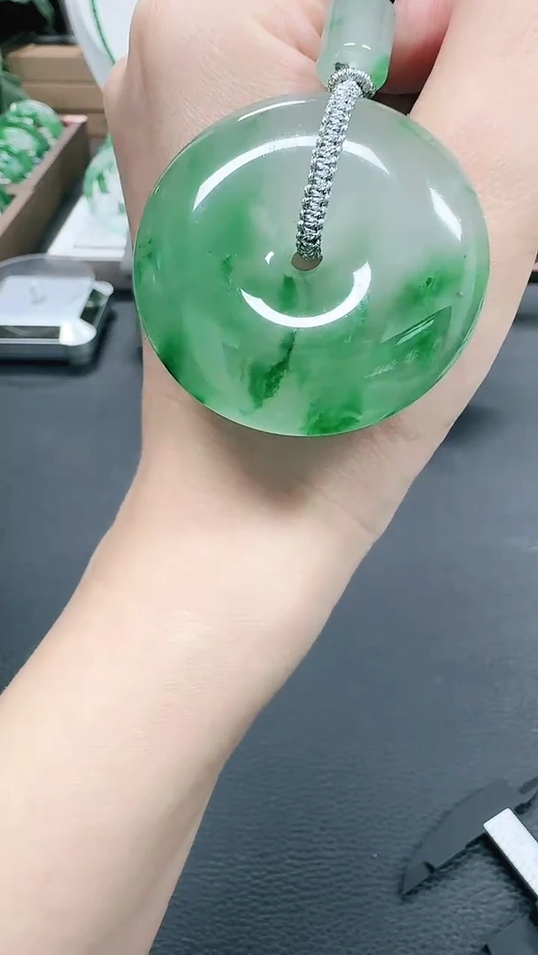 未镶嵌1石英质玉（非洲翠）丫*丫/0530