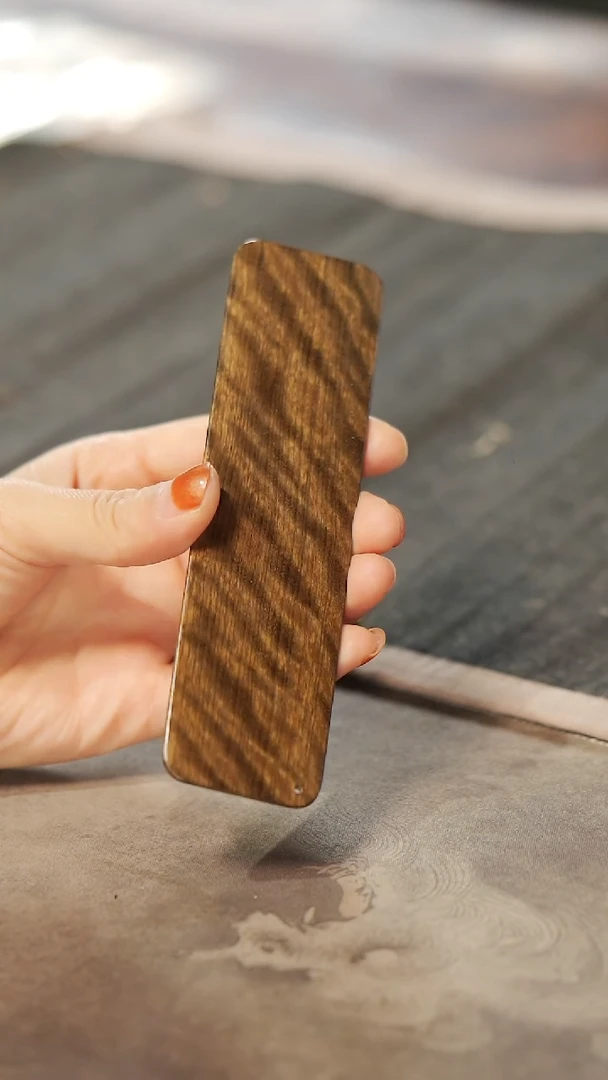 【闪购商品】金丝楠木雕5562水波纹书签