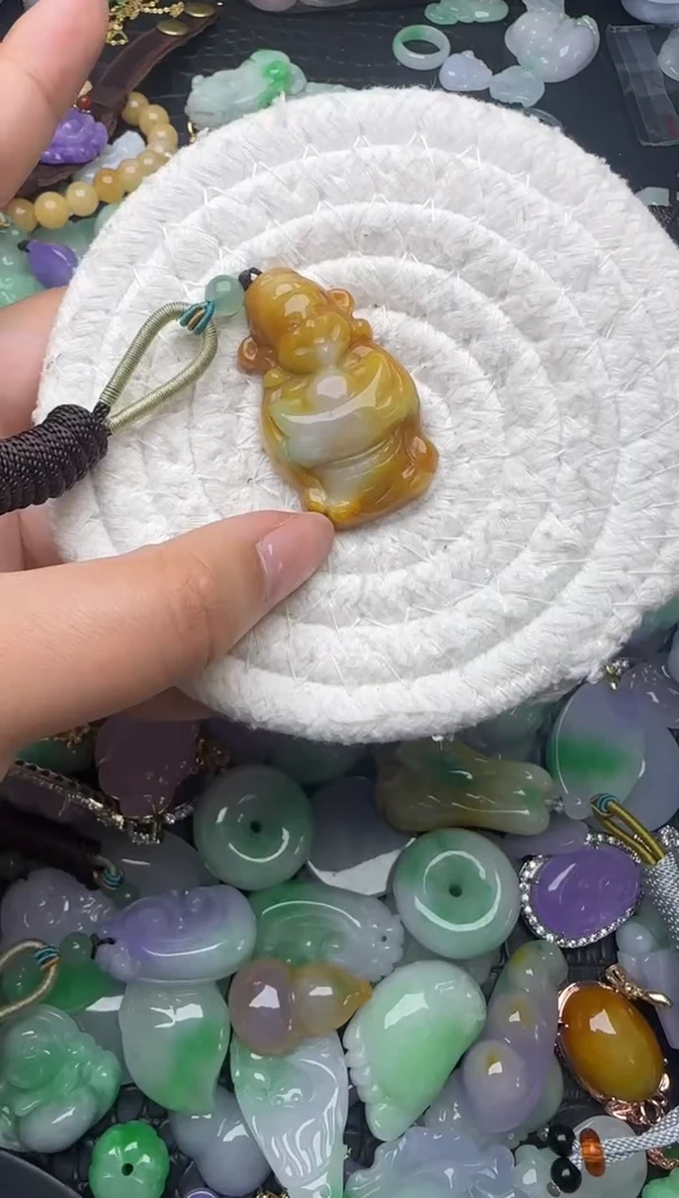 颈饰未镶嵌翡翠缅甸翡翠吊坠