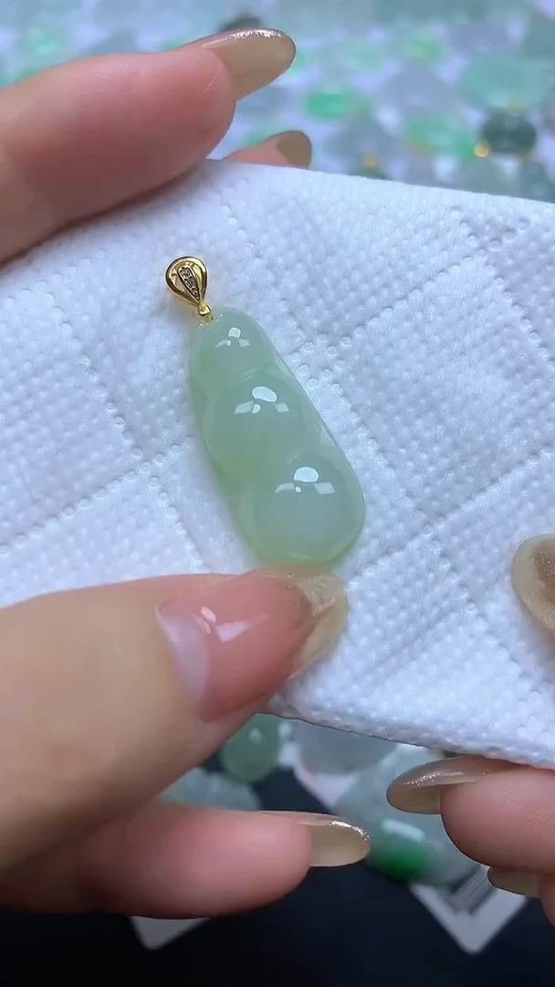 颈饰未镶嵌翡翠A货