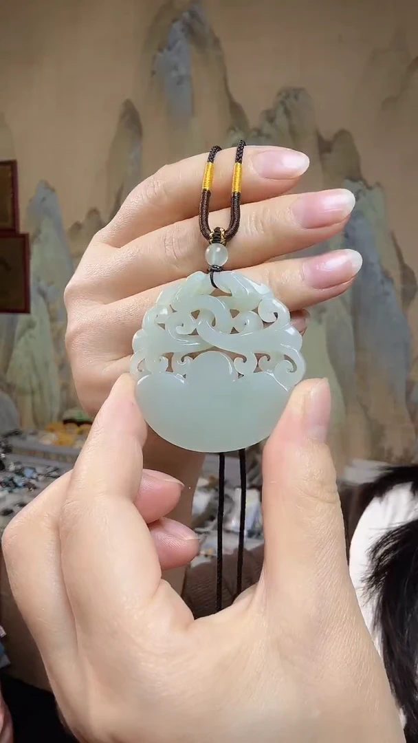 颈饰未镶嵌和田玉.