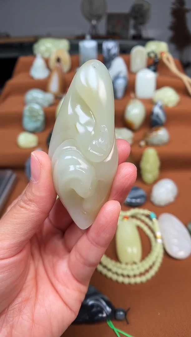 颈饰未镶嵌和田玉悟道