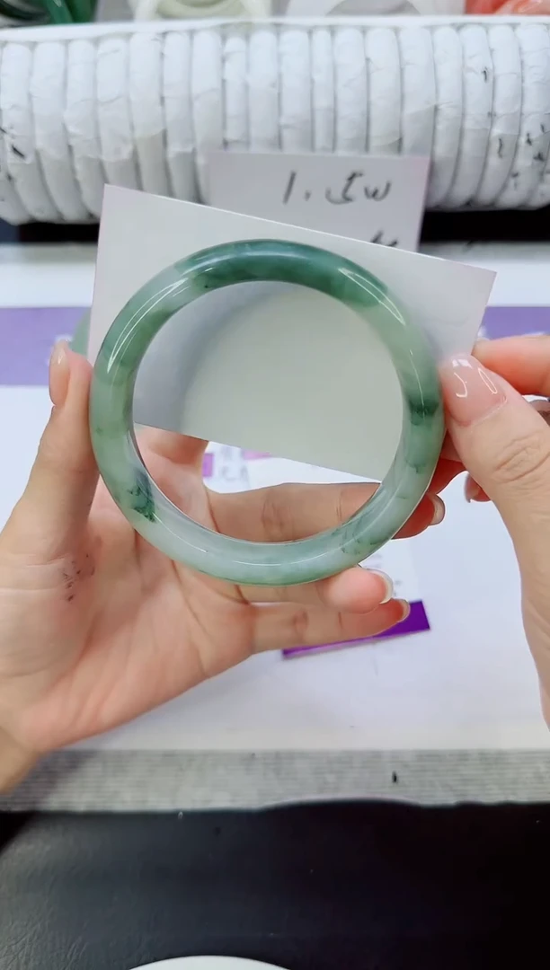 未镶嵌手镯石英质玉119/64.8