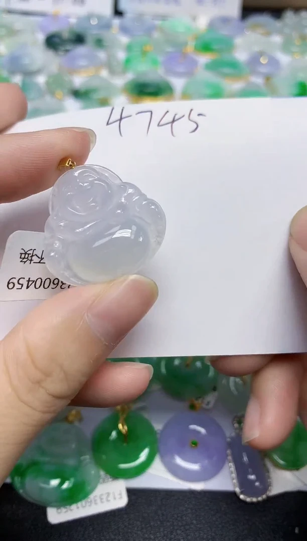 翡翠18K金镶嵌颈饰11111111111