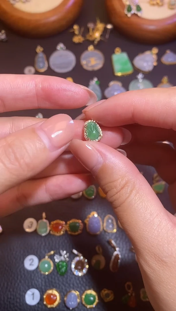 颈饰银S925镶嵌翡翠a货翡翠