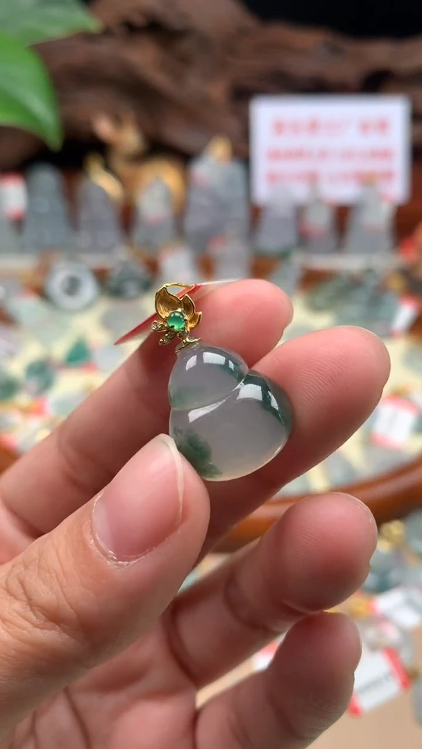 【闪购商品】翡翠吊坠(不含链)18K金镶嵌葫芦