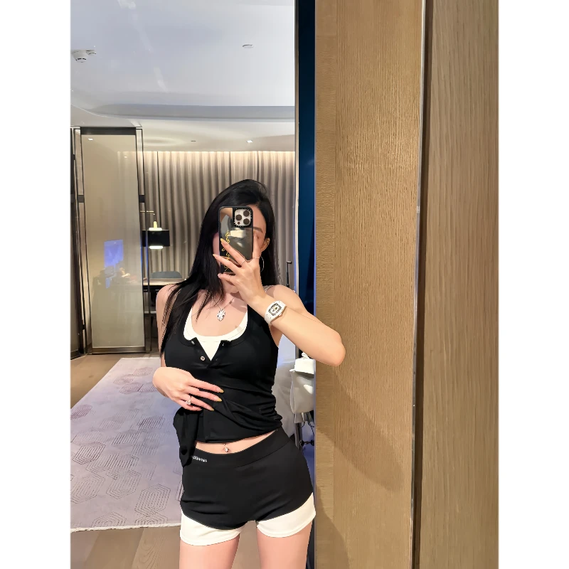 lele 2025夏季新品拼接撞色设计款修身百搭短裤 2505110DK