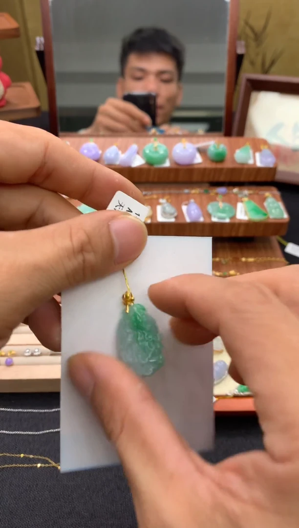 吊坠(不含链)18K金镶嵌翡翠白菜