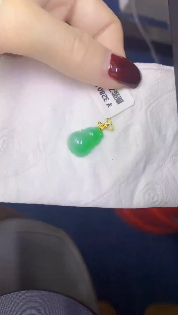 颈饰18K金镶嵌翡翠缅甸天然翡翠A货