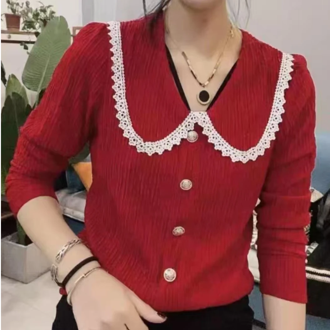 9138蕾丝拼接娃娃领长袖打底衫