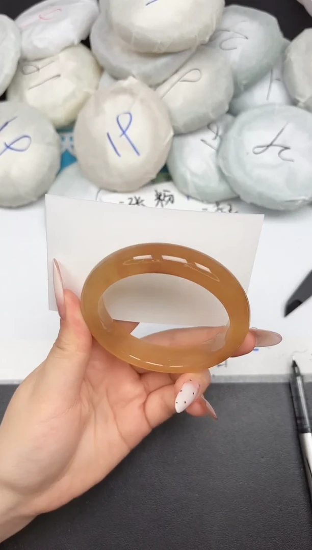 未镶嵌手镯石英质玉A245/57
