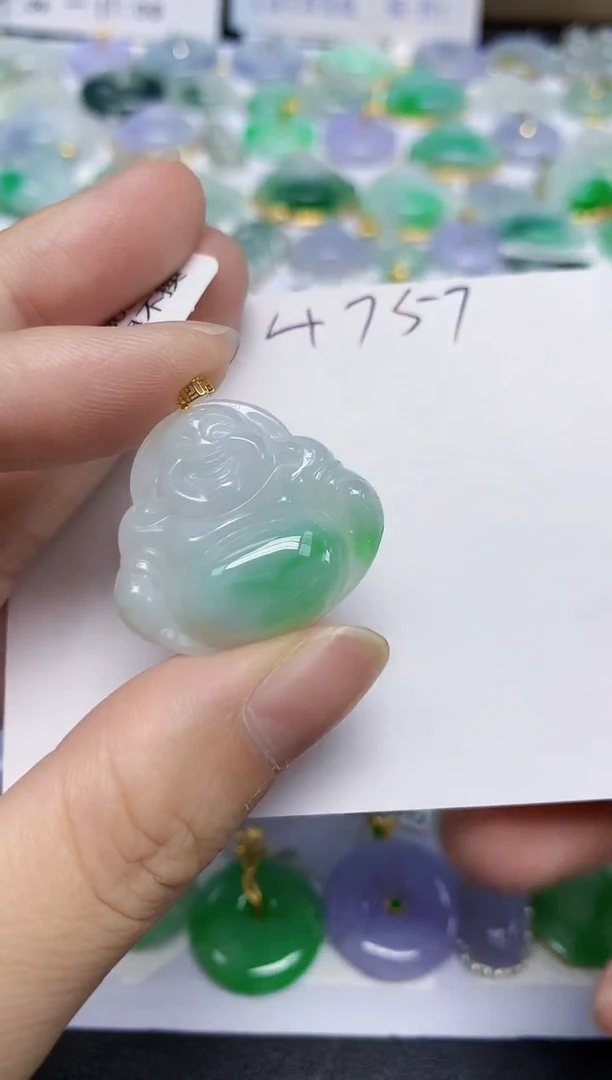 翡翠18K金镶嵌颈饰11111111111