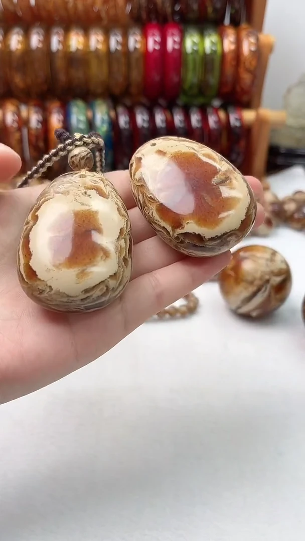 未镶嵌琥珀裸石干白花水滴吊坠多样性发其一